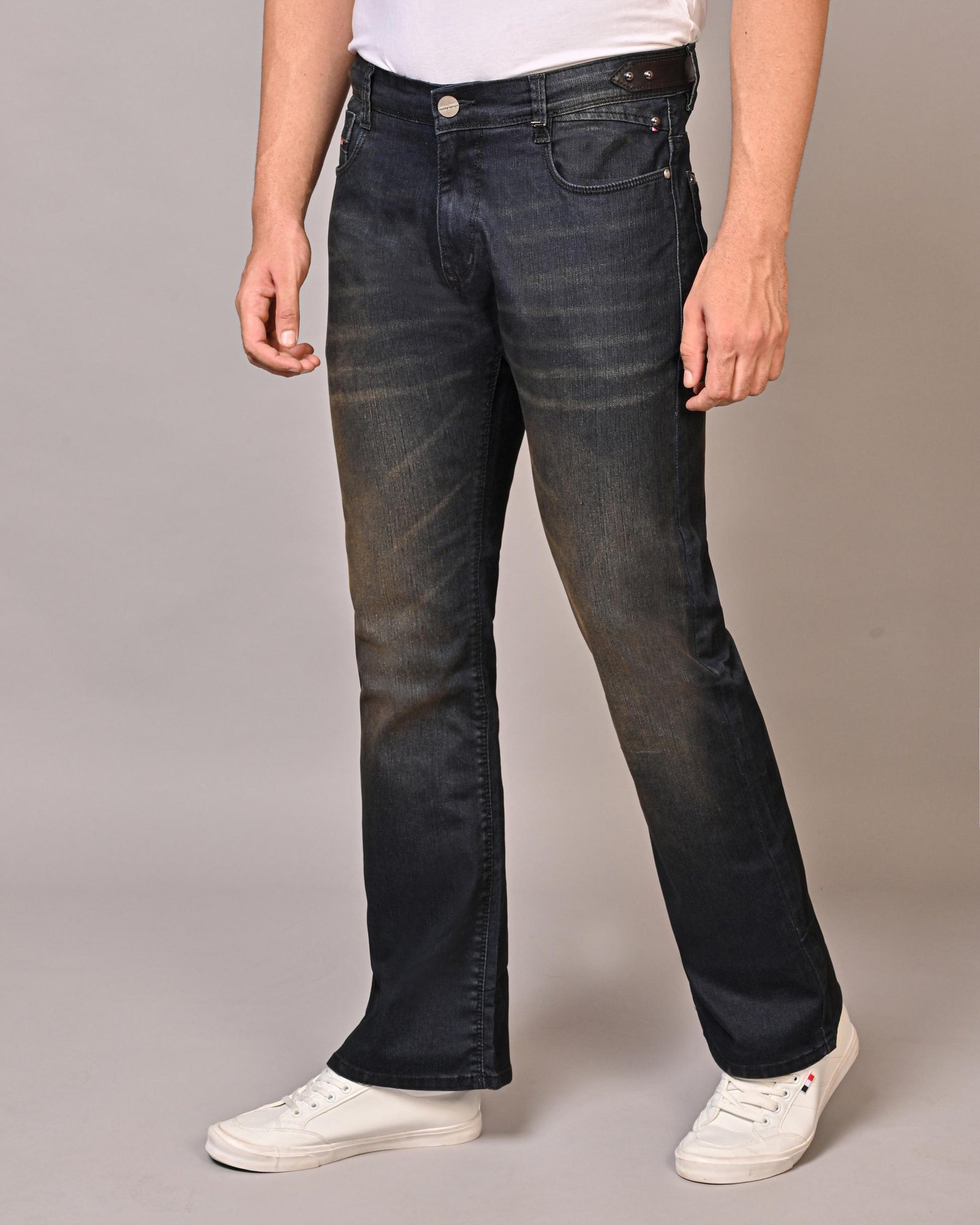 Men’s Dusty Wash Straight Fit Denim Jeans – Classic Vintage Look