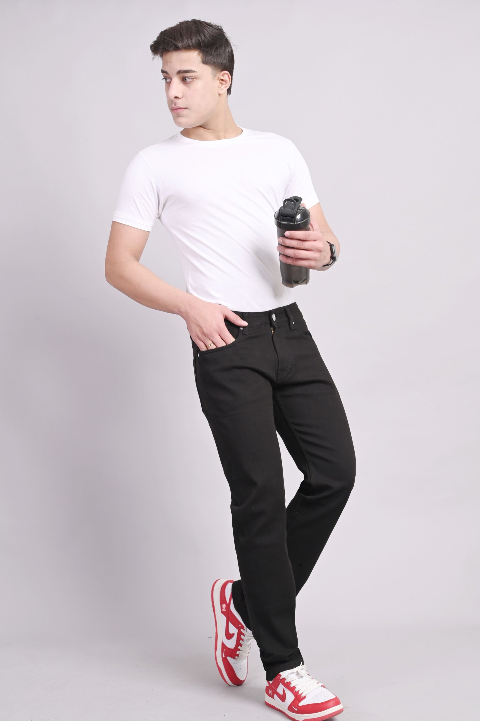 White Apple Narrow Fit Black Mid Rise Men Jeans