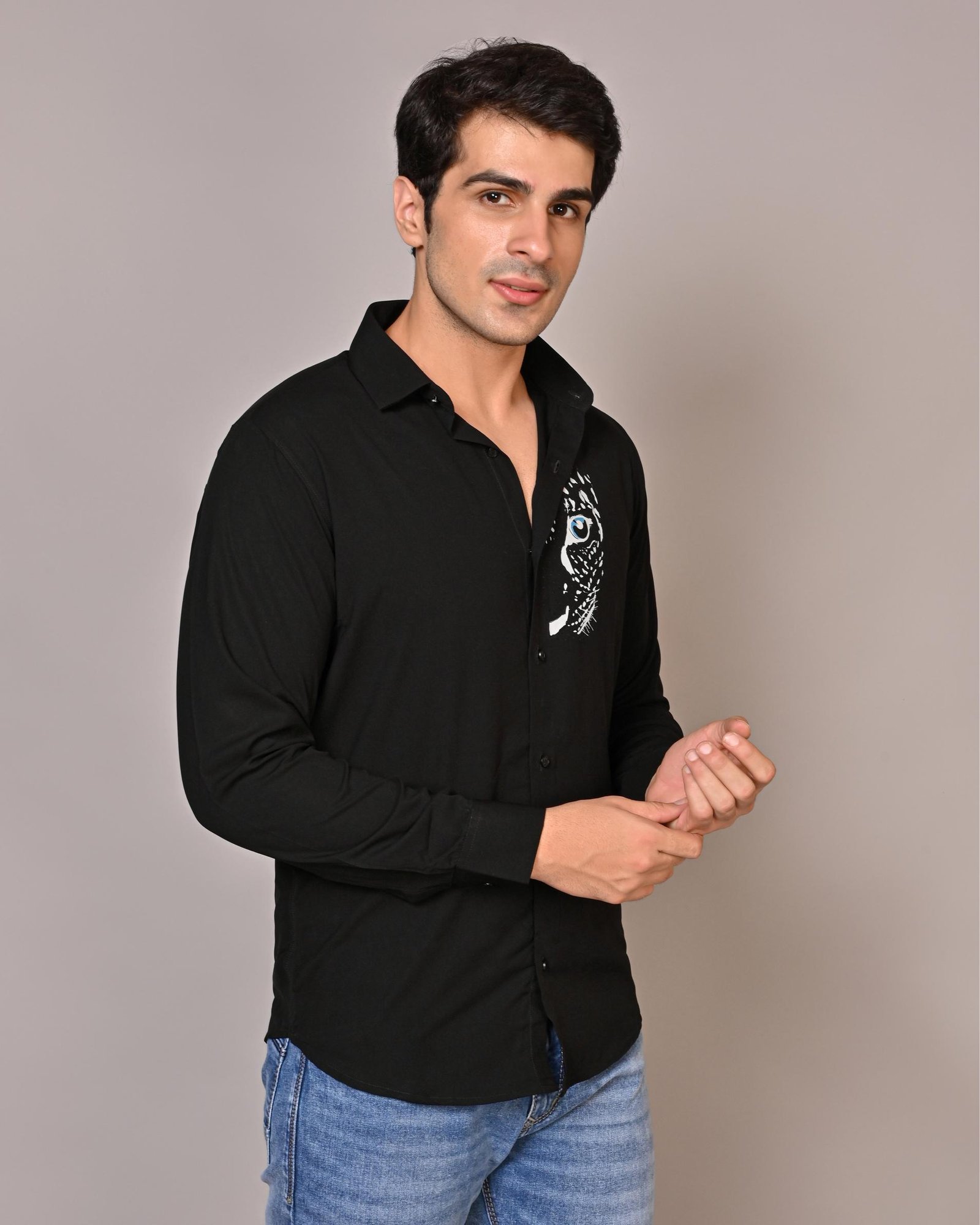 Men Regular Fit Solid Spread Collar Wedding & Party Shirt