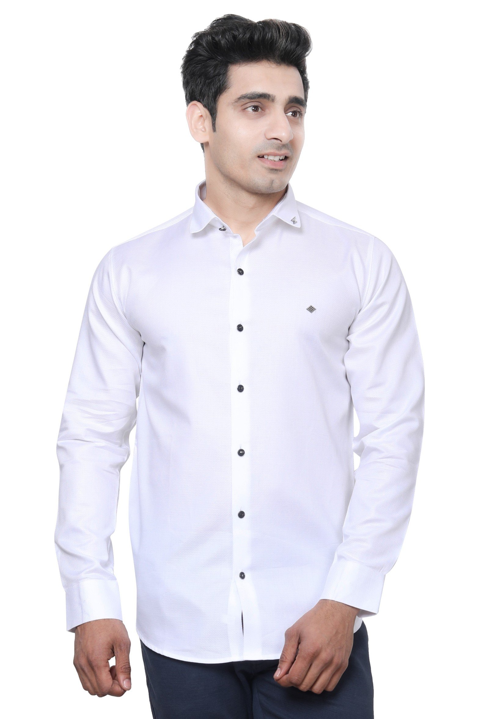 Men Slim Fit Solid Spread Collar White Casual Shirt
