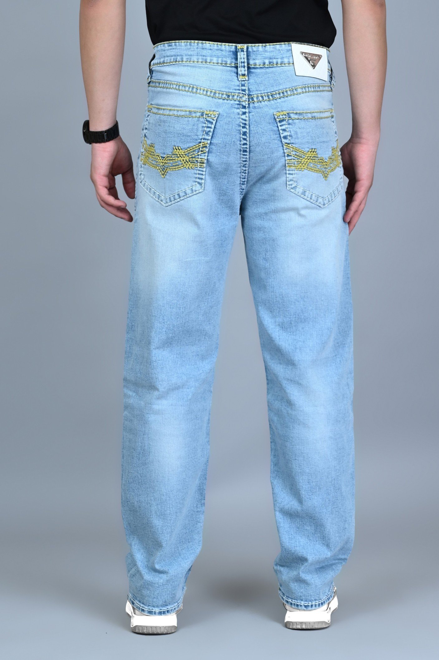 WHITE APPLE MEN LATEST BAGGY FIT LIGHT BLUE JEANS, CASUAL WEAR JEANS